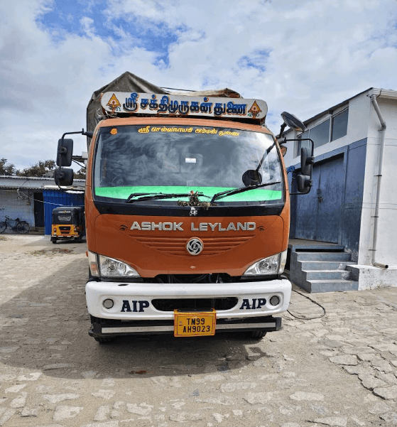 Moving truck transport